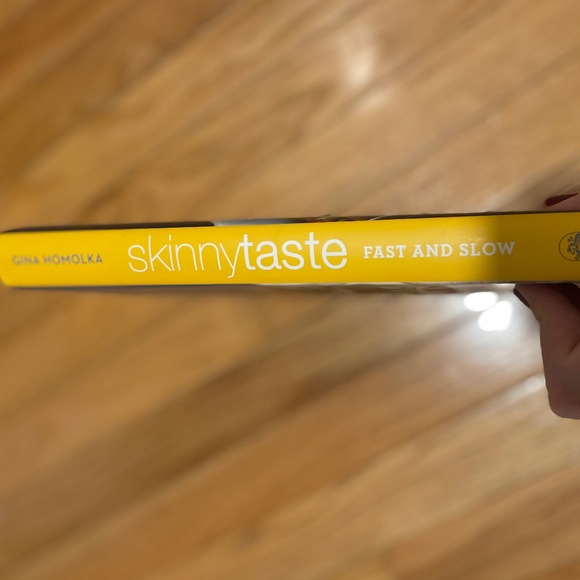 📚 Skinnytaste Fast and Slow – Hardcover – Excellent Condition! - Picture 2 of 3